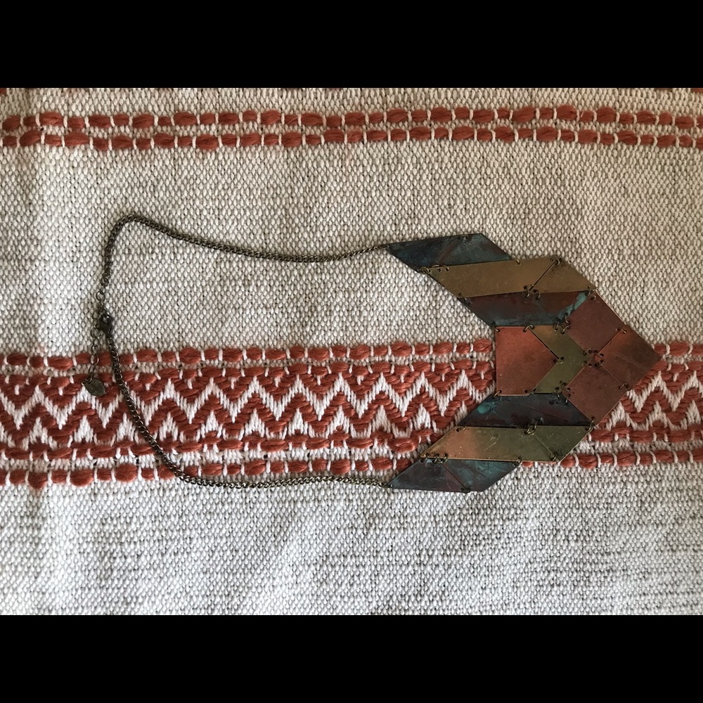 GORGEOUS STATEMENT necklace